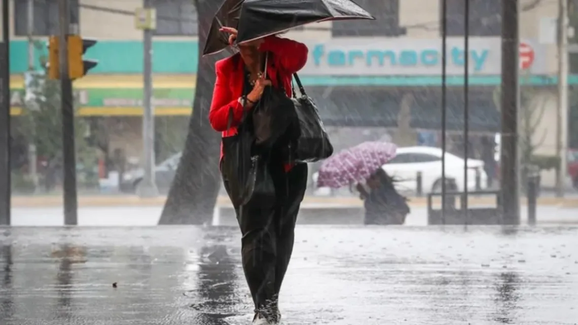  “¡Ponte suéter y saca el paraguas! Pronóstico Meteorológico: Lluvias Intensas y Ambiente Frío en Diversos Estados de México”