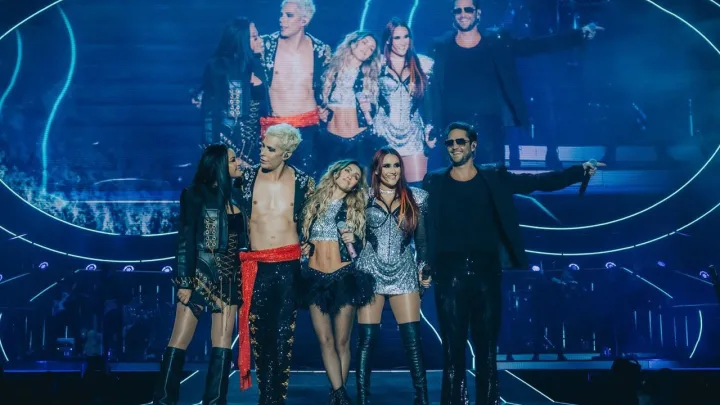 “¡Éxito Total en el Regreso de RBD! Más de 60 mil Fans Ovacionan al Quinteto en el Foro Sol”
