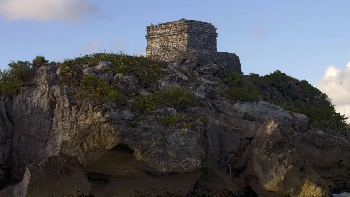 “Descubrimiento Arqueológico en Tulum: Hallan Cueva con Restos Humanos y Ofrendas Mayas”