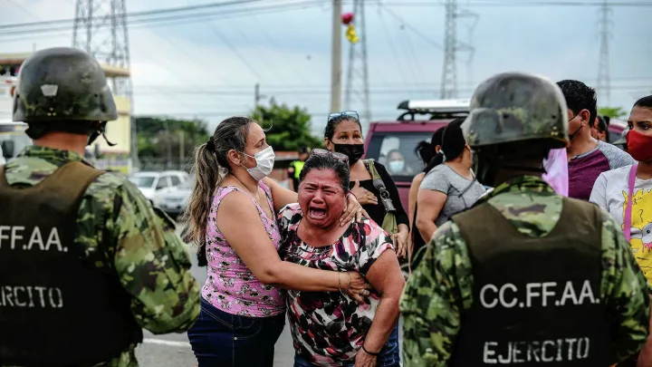 “Caos en Ecuador: Explosiones, Secuestros y Fuga de Reclusos Después del Estado de Excepción”