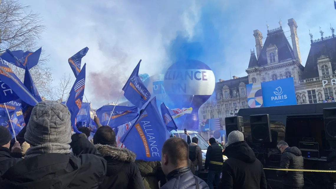 “Policías franceses denuncian condiciones de ‘explotación’ previas a los Juegos de París”
