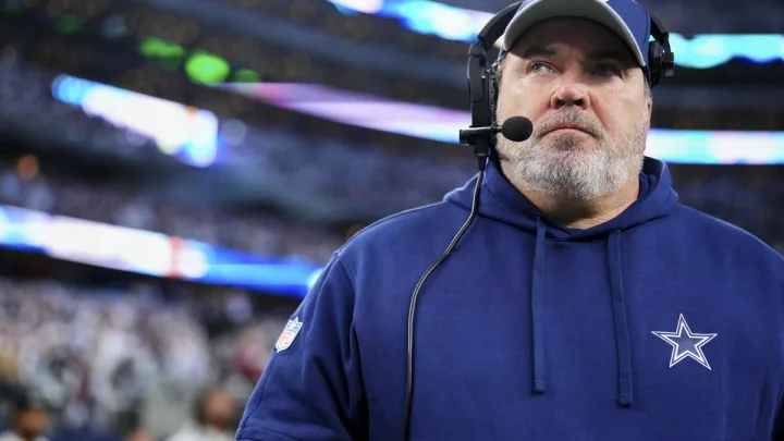 “Mike McCarthy Desvincula su Gestión de Décadas de Fracaso en los Dallas Cowboys”