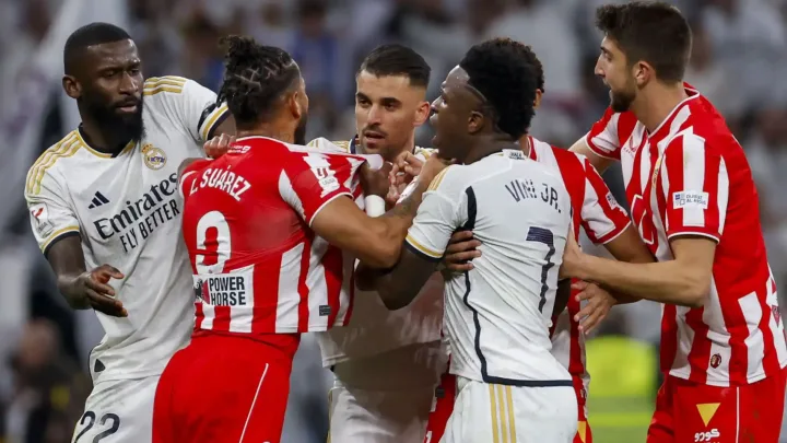 “Nuevos Audios del VAR Desatan Polémica en el Real Madrid vs Almería”