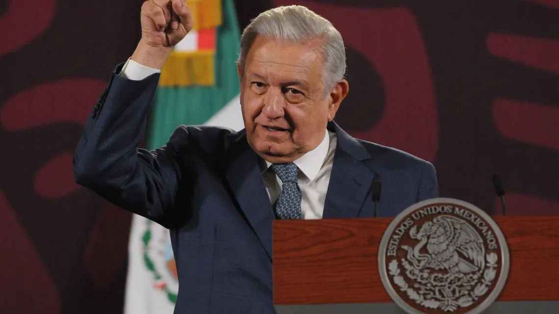 “López Obrador Proclama el Rescate de Pemex: Victoria sobre Intentos Neoliberales”   