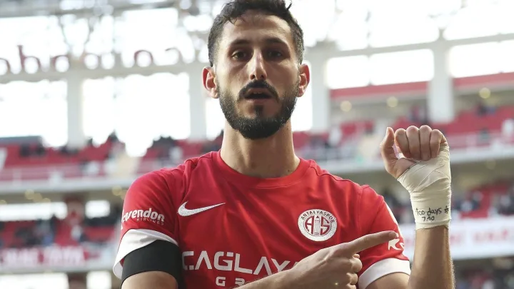 “Futbolista Israelí Acusado de Incitar al Odio en Turquía”