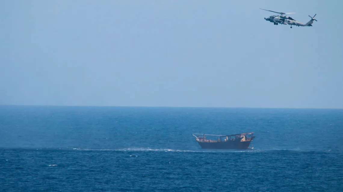 “Operación SEAL: Armada de EE. UU. Confisca Armas Iráníes Dirigidas a Rebeldes en Yemen”   
