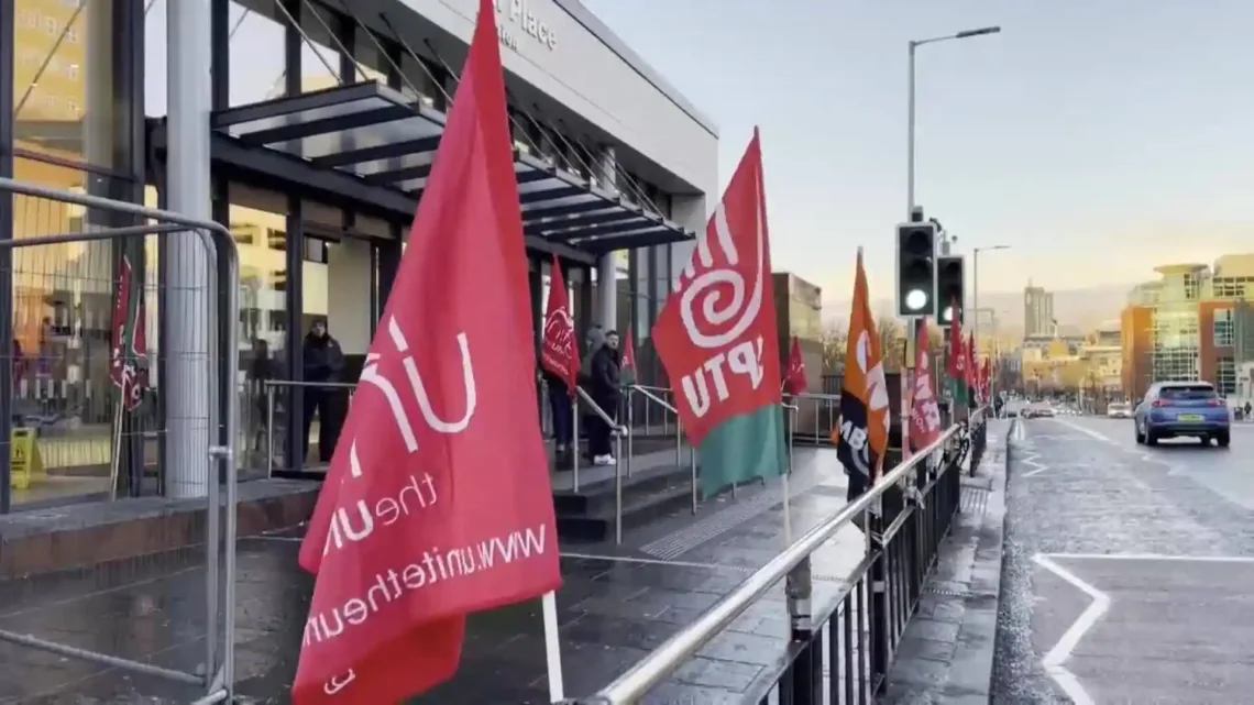“Irlanda del Norte: Huelga Histórica Agudiza Crisis Política”   