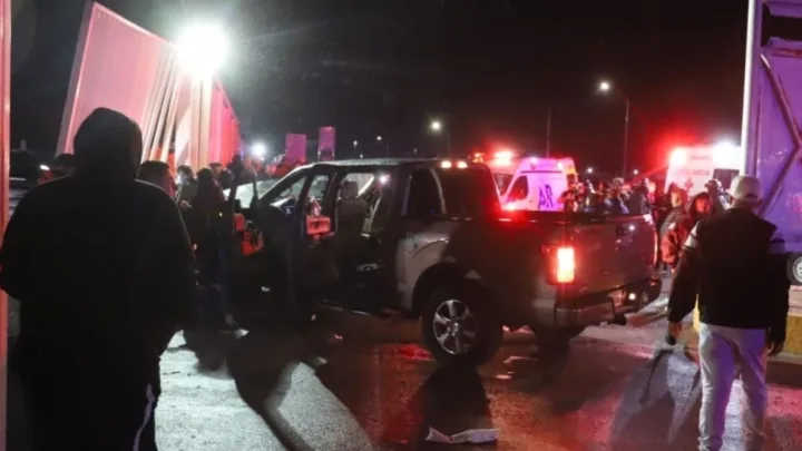 “Tragedia Afuera del Estadio: Atropellan a Aficionados de Monterrey Después del Partido con Santos”   