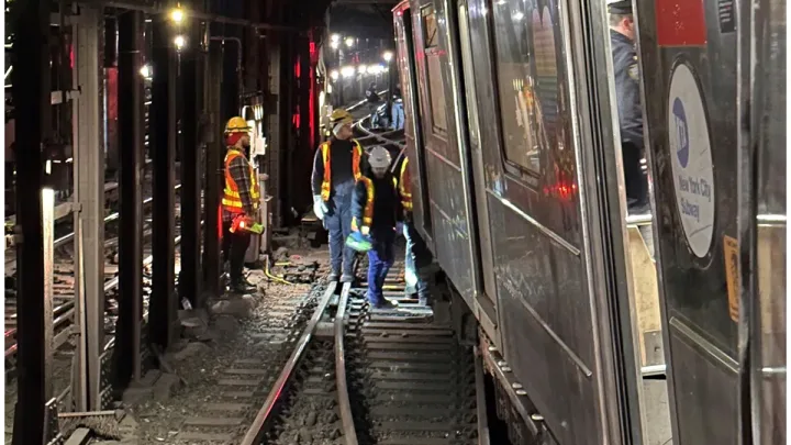 “Choque de Trenes y Descarrilamiento Dejan 20 Heridos en Nueva York”