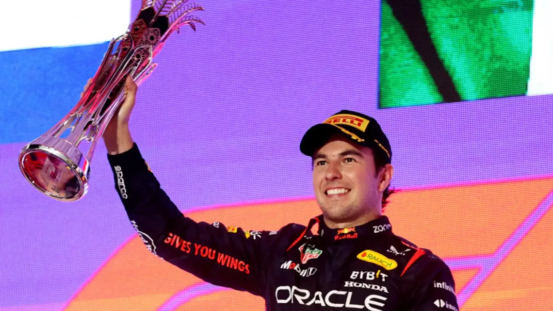  “Checo Pérez Firme en la F1 con Millonario Contrato para la Temporada 2024”