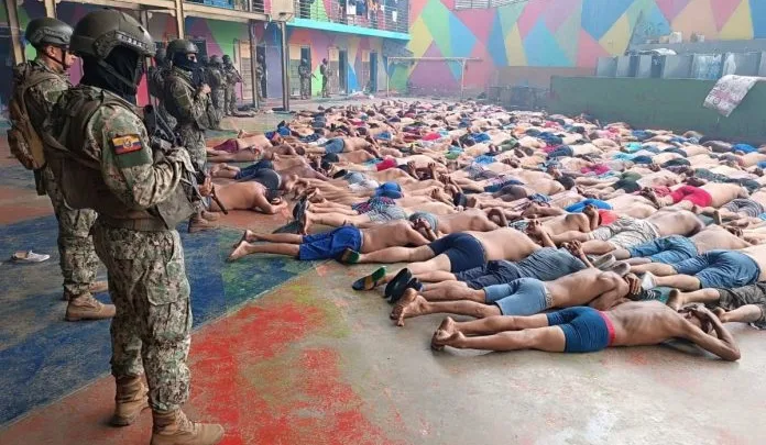 En un día detienen 329 “terroristas”en Ecuador