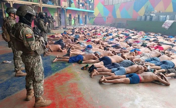 En un día detienen 329 “terroristas”en Ecuador
