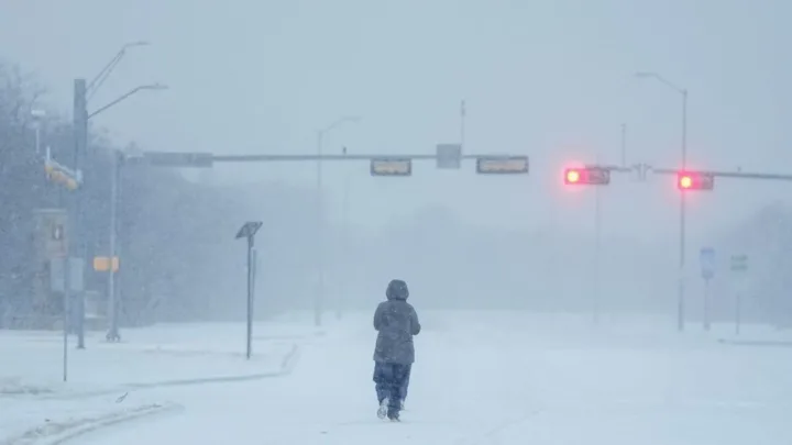“Frío Extremo y Tormentas Desafían a Estados Unidos y México”