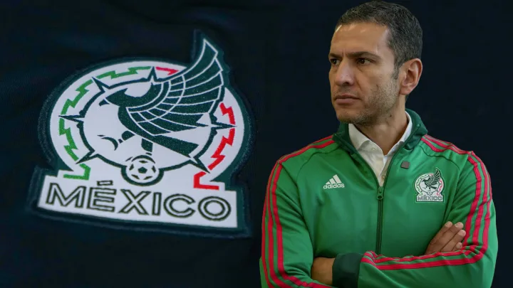  Visita de la Selección Nacional a Coapa: Jimmy Lozano y Duilio Davino Observan Entrenamiento del América