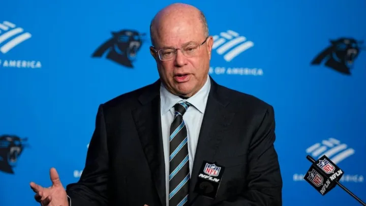 “Dueño de los Panthers, David Tepper, Multado por Conducta Inaceptable”   
