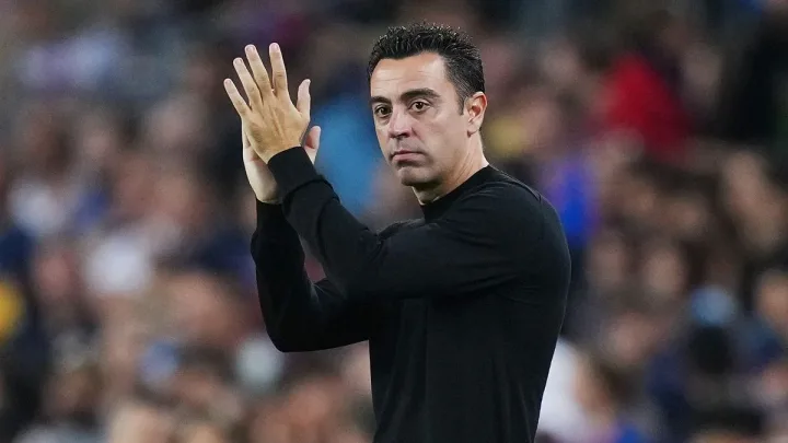 “Xavi Hernández elogia a Julián Araujo: ‘Está haciendo una gran temporada en LaLiga’