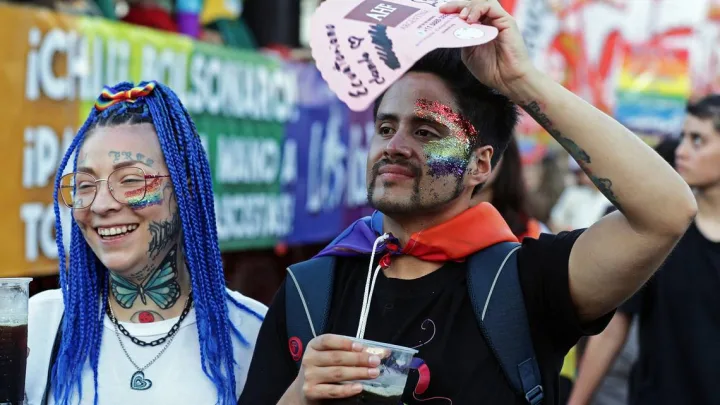 ¿Cómo viven lo jóvenes LGBT+ en México? Los datos son alarmantes