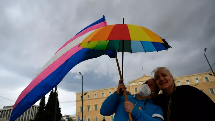 Grecia legaliza el matrimonio homosexual y la adopción por parejas del mismo sexo