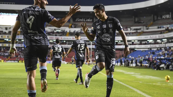 Gallos Blancos Golea al Atlético San Luis en la Corregidora   