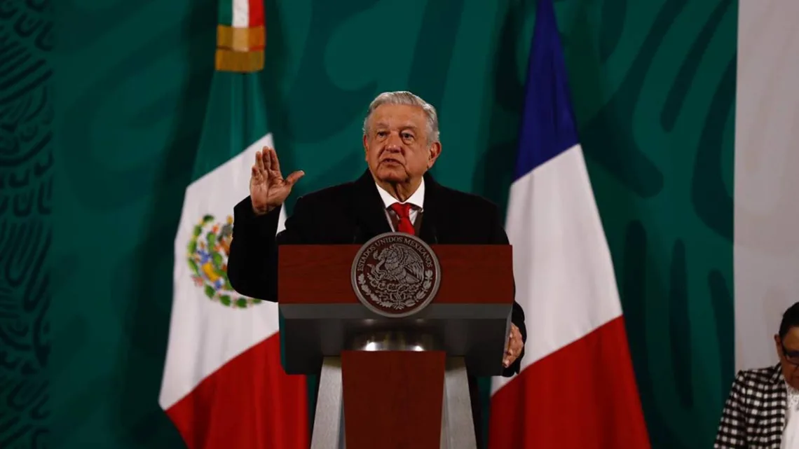 AMLO urge al INE investigar guerra sucia en su contra en redes sociales