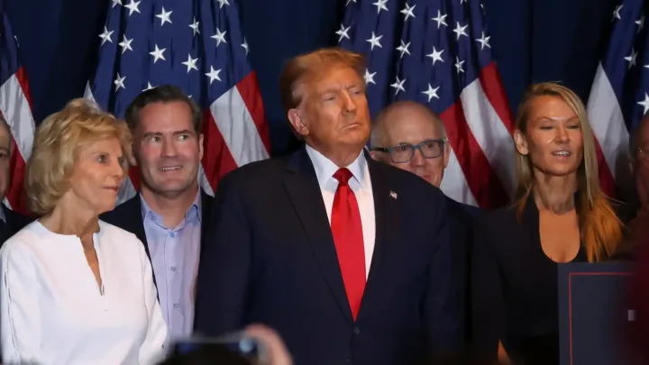 Eliminan a Trump de las Primarias en Illinois por su Papel en el Asalto al Capitolio