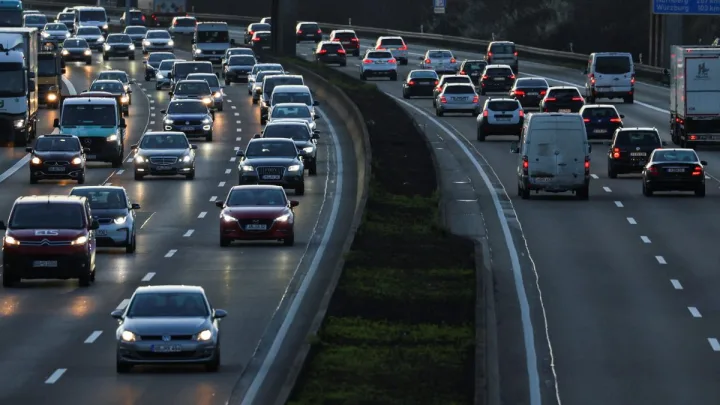 Contingencia ambiental y doble Hoy No Circula: autos que descansan el 23 de febrero