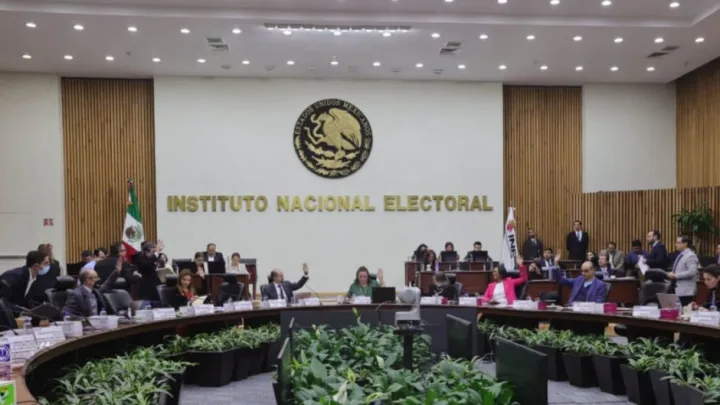 INE perfila multas a presidenciables por irregularidades en precampañas