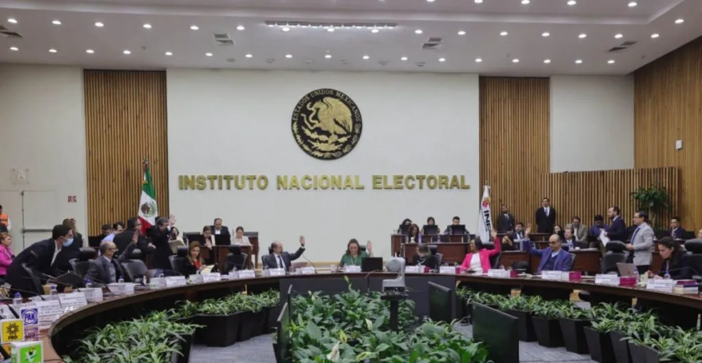 INE perfila multas a presidenciables por irregularidades en precampañas