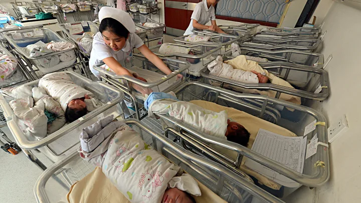 Hospital en China Investigado por Venta de Certificados de Nacimiento en Casos de Gestación Subrogada