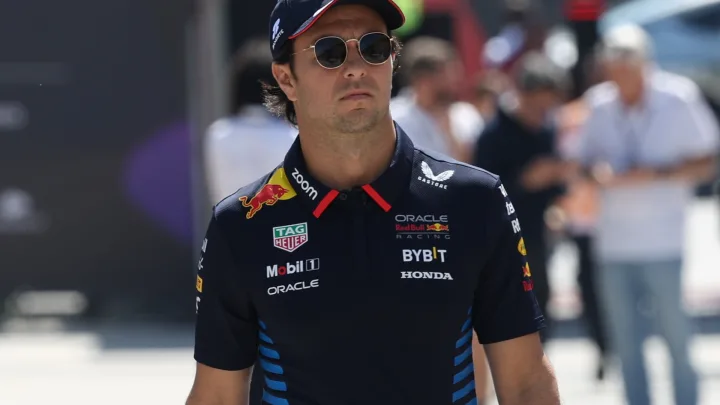 ‘Checo’ Pérez Revela la Presión en Red Bull: “Se Exige de Forma Diferente”