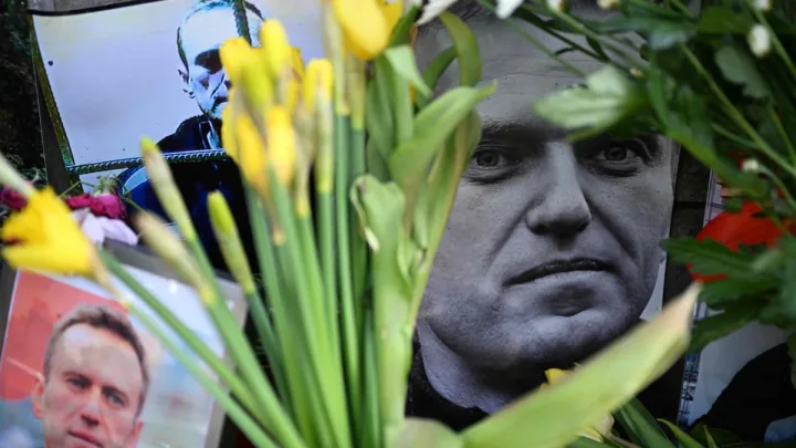 Alexéi Navalny es Enterrado en Moscú al Son de “My Way” de Frank Sinatra   