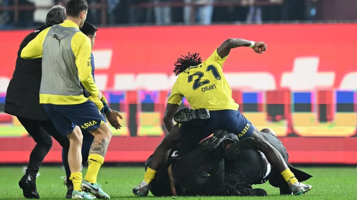 FIFA Condena Violencia en Partido Turco   