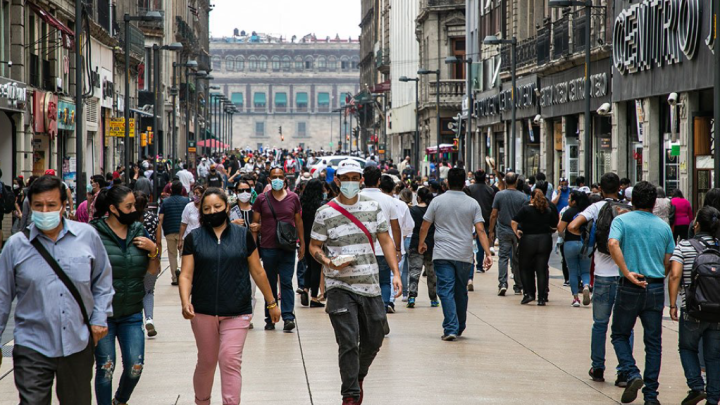 Dificultades de Salud y Salarios Afectan a Trabajadores en México