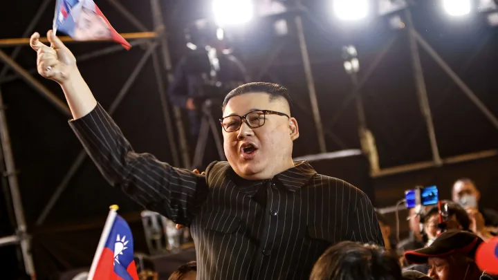 Kim Jong-un al frente: Supervisa simulacro bélico con nuevo tanque   