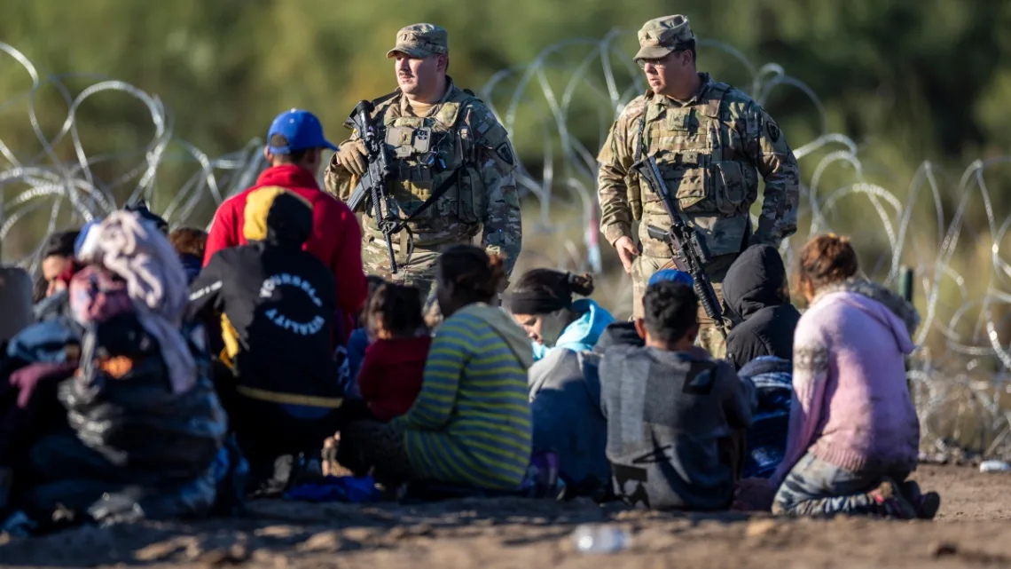 Debate en Tribunales: Ley SB4 de Texas contra Migrantes