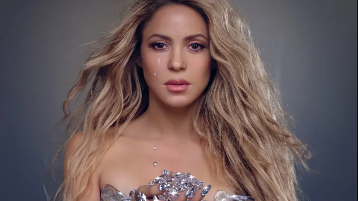 Shakira revela lucha contra disquera para lanzar ‘Última’, dedicada a Piqué