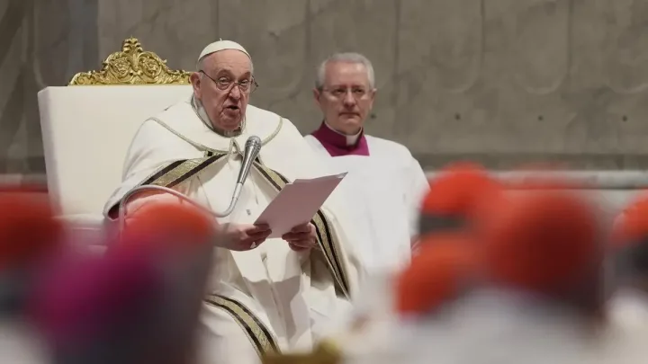 El Papa Francisco Exhorta a Sacerdotes a Liberarse de Egoísmos y Ambiciones