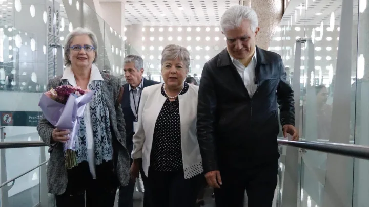 “Regreso de Diplomáticos Tras Incidente en Ecuador”