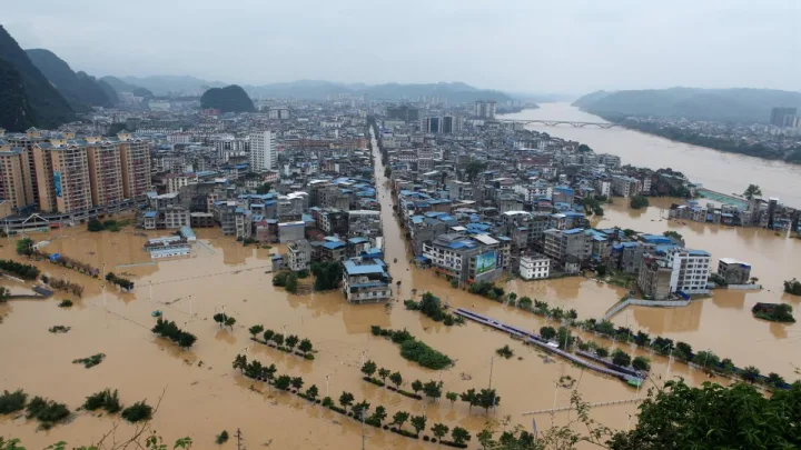 Fuertes tormentas dejan tragedia en el sur de China