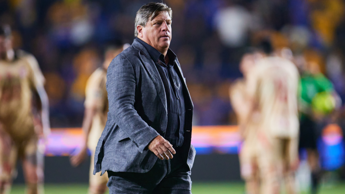 Miguel Herrera no seguirá como DT de Xolos; ya se despidió de sus jugadores