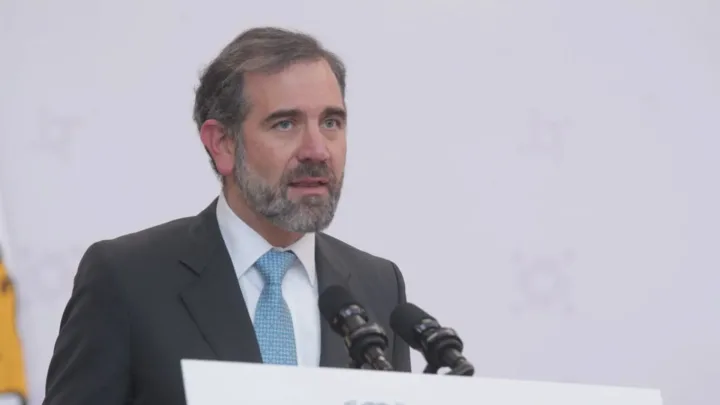 Denuncian Irregularidades en la Gestión de Lorenzo Córdova en el INE