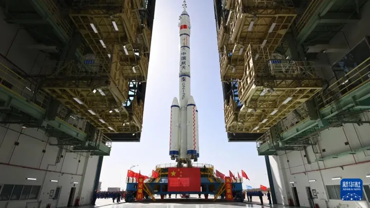 China Envía Nave Espacial Shenzhou-18 a la Estación Espacial Tiangong   