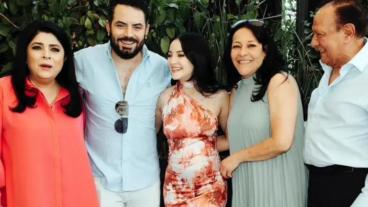 Vicky Ruffo no Invitó a los Derbez al Baby Shower de su Nieta: “No Son Mis Amigos”