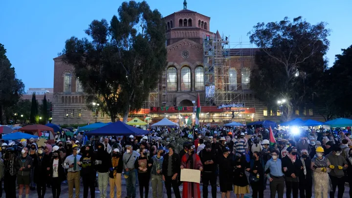 Desalojo policial en UCLA tras protestas propalestinas