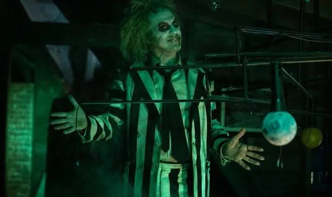 A más de 30 años de su estreno, la secuela de esta cinta está a punto de llegar a los cines y para que la espera se haga menos, esta tarde Warner Bros lanzó el tráiler oficial