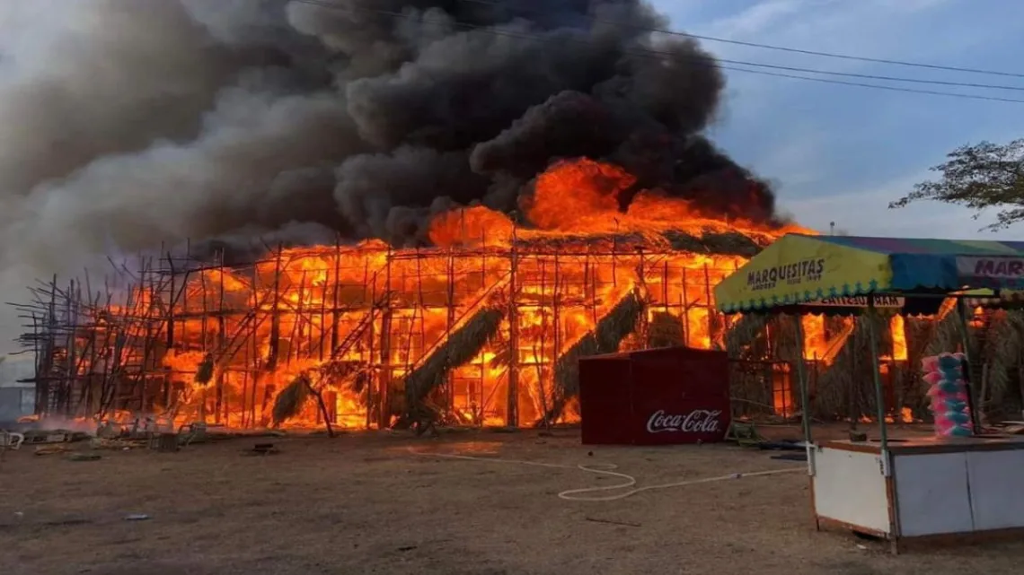 Yucatán: Se incendia plaza de toros en Panabá