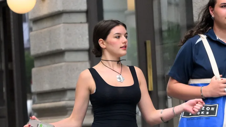  Suri Cruise decide dejar de usar el apellido de su padre Tom Cruise