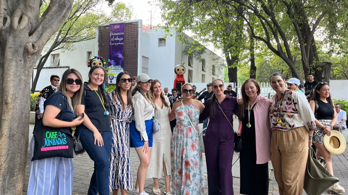 Con callejoneada en CDMX promueven turismo de romance de Querétaro