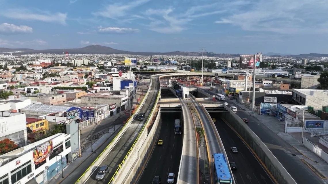 Habilitan vuelta izquierda de Av. Tlacote hacia Paseo 5 de Febrero
