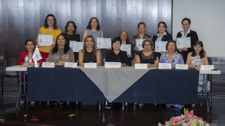 Secretaria de Salud toma protesta al Comité del Colegio de Enfermeras Profesionistas de Querétaro